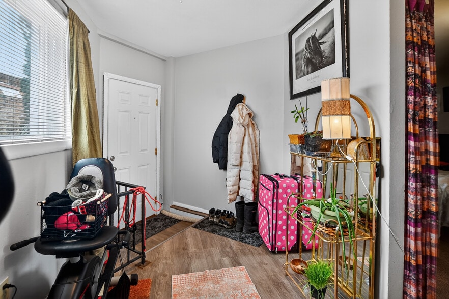 Building Photo - 203 S Main St