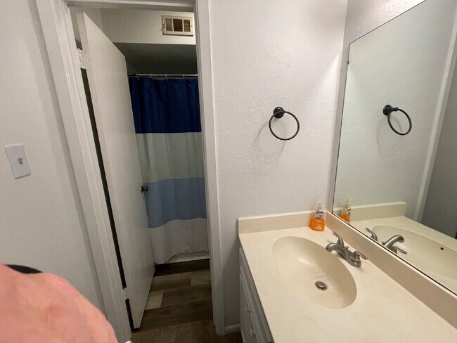 Building Photo - Enjoy living in Panorama Village and enjoy all it has to offer: 27-hole golf course, 3 city parks...