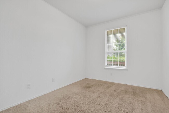 Building Photo - Charming 4-Bedroom Home in Cinco Lakes – Community Amenities & Prime Location!