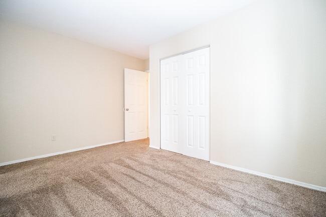 Building Photo - 2038 Airline Ave