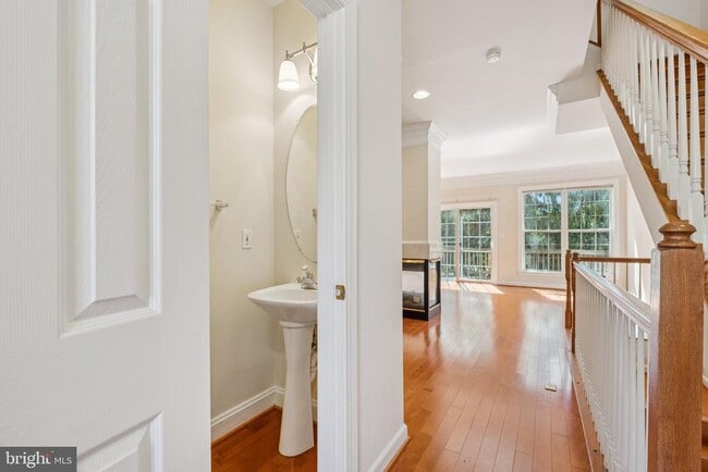 Building Photo - 11465 Log Ridge Dr
