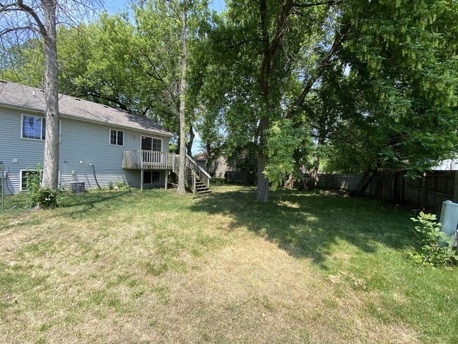 Building Photo - 5719 Lake Edge Rd