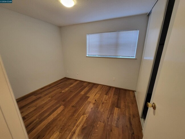 Building Photo - 11 Range Ct