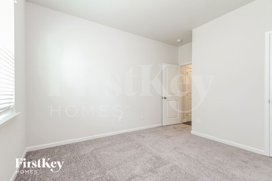 Building Photo - 454 Yoshino Cherry Dr