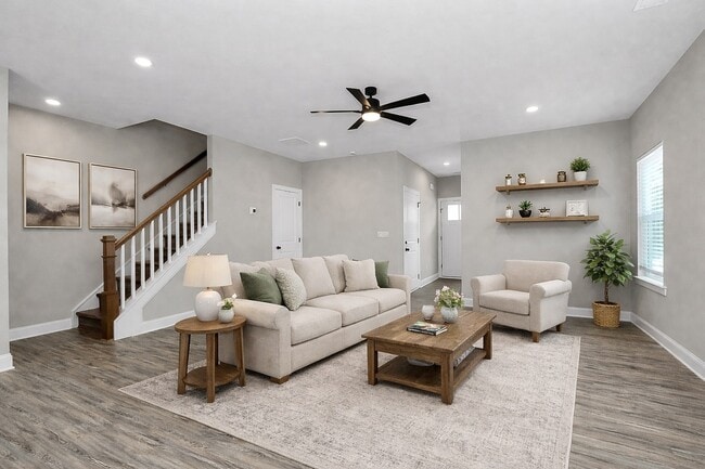 Building Photo - 911 Yellowstone Dr