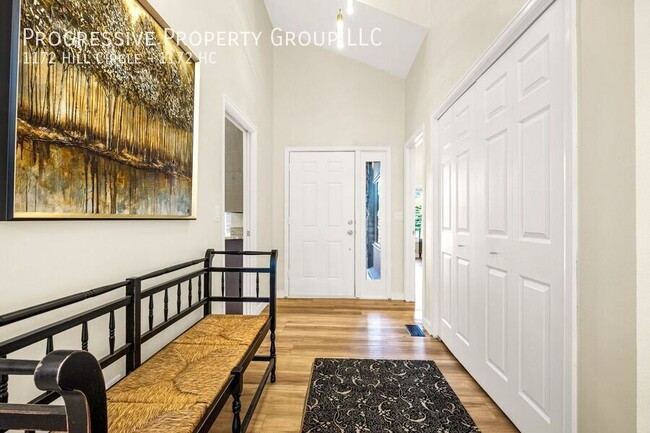 Building Photo - 1172 Hill Cir