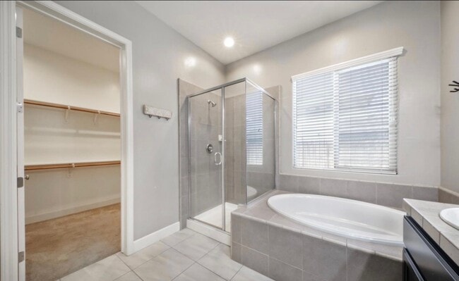 Building Photo - 9200 Rancho Viejo Dr