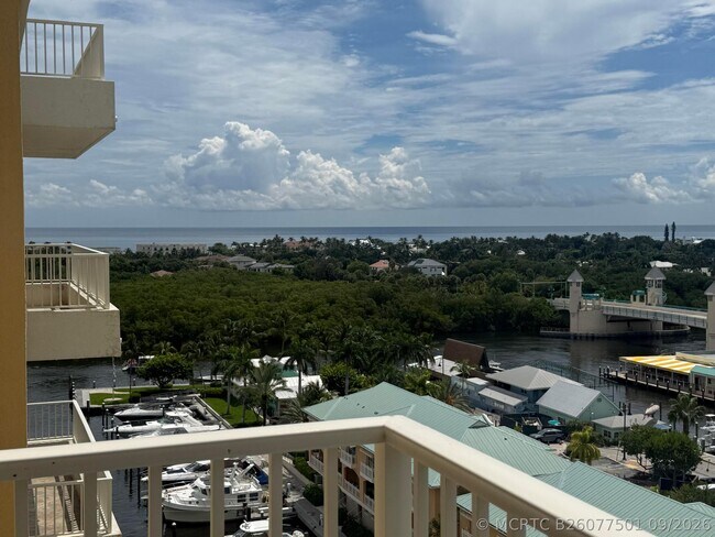 Building Photo - 700 E Boynton Beach Blvd