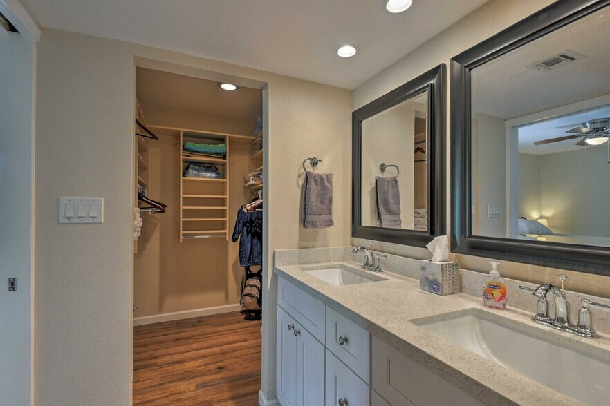 Building Photo - 9270 E Mission Ln