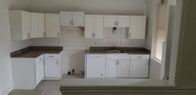 Building Photo - 3146 Keokuk St