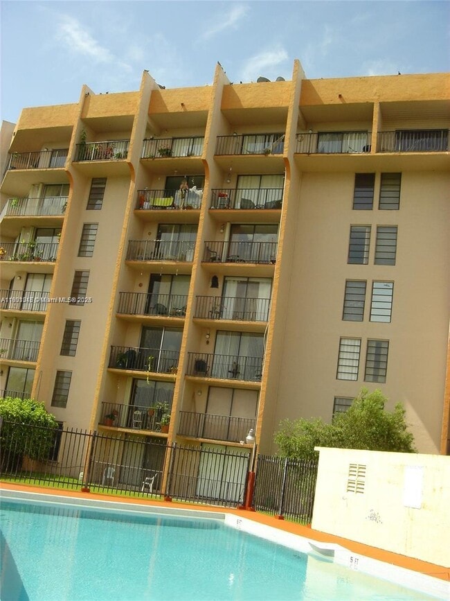 Building Photo - 9688 Fontainebleau Blvd