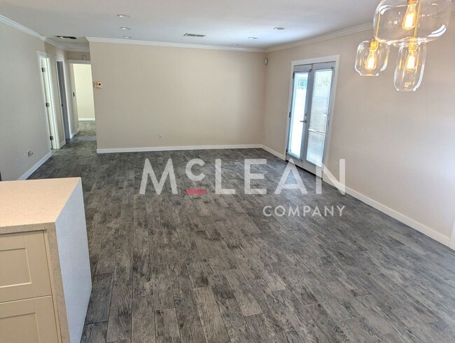 Building Photo - Desirable 3 bedroom home with Pool