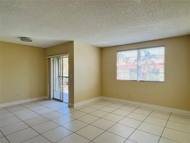 Building Photo - 1241 SW 46th Ave