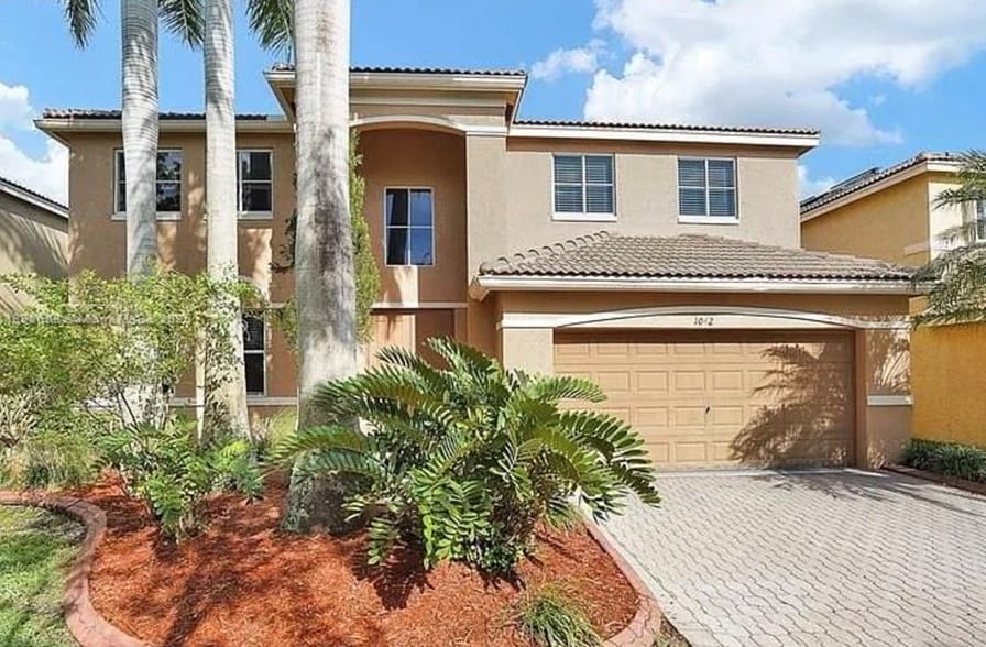 Primary Photo - 1042 Sunflower Cir