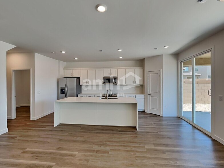 Building Photo - 9702 N Rancho Lozano