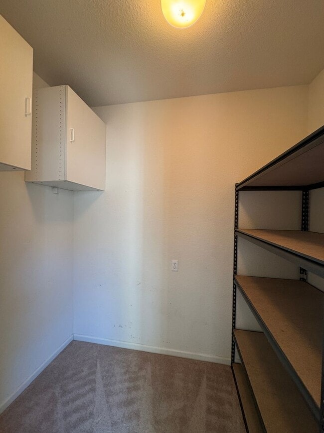 Building Photo - 1762 River Oaks Cir