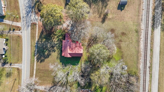 Building Photo - 138 Main St