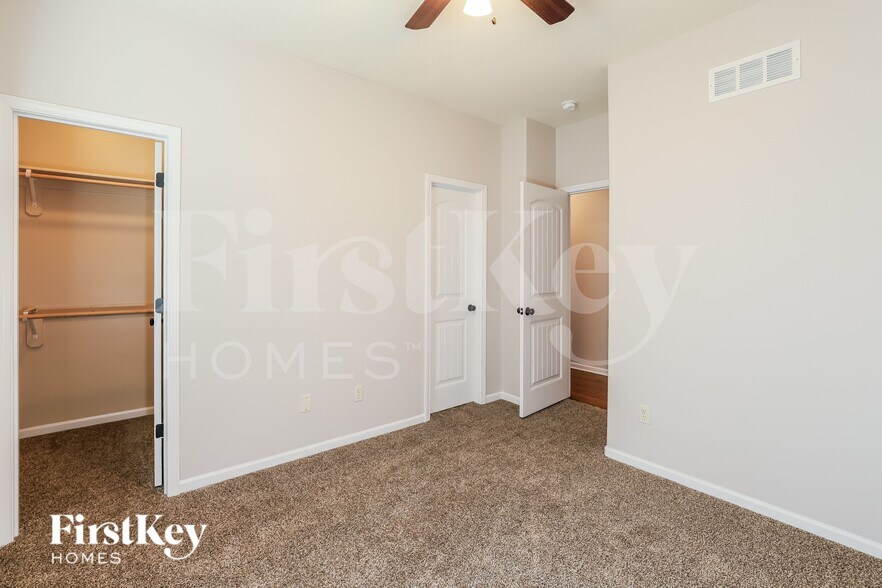 Building Photo - 10115 NE 103rd St