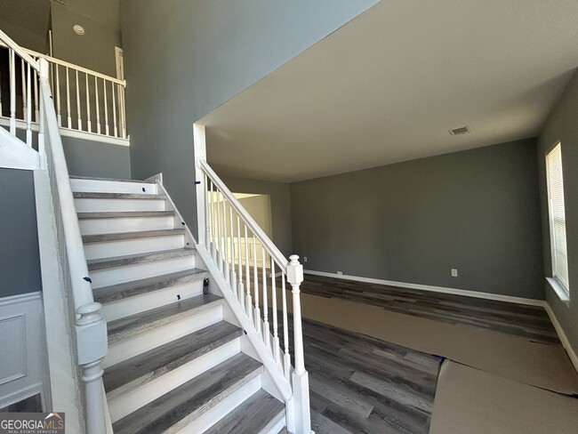 Building Photo - 6263 Shell Dr SW