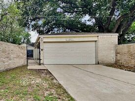 Building Photo - 11911 N Youngwood Ln