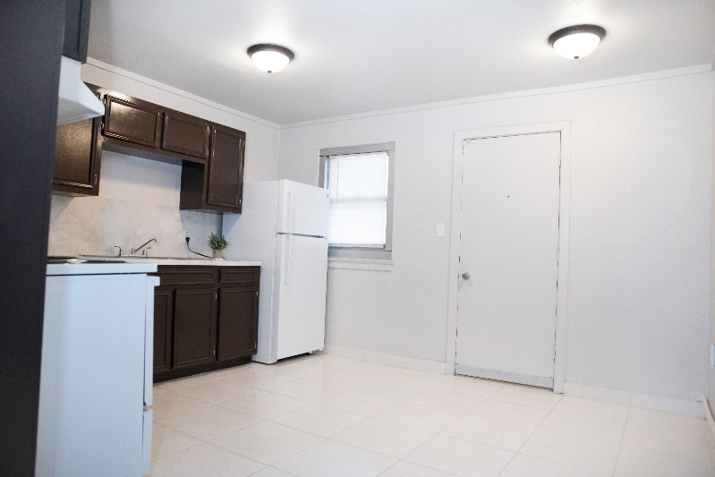 Building Photo - 220 S 25th Ave