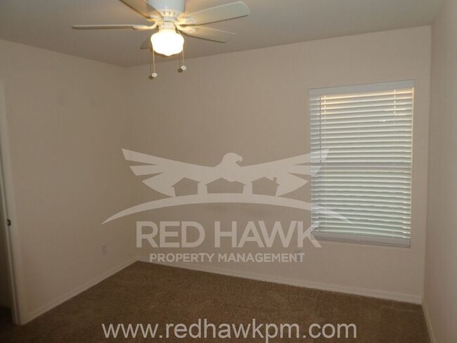 Building Photo - Gorgeous Three Bedroom plus Loft, Two and ...