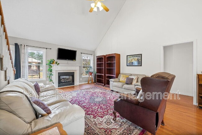 Building Photo - 674 Superior Ln