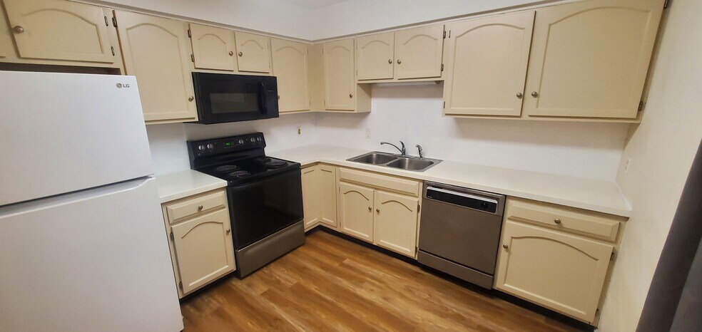 Building Photo - 432 Westridge Dr
