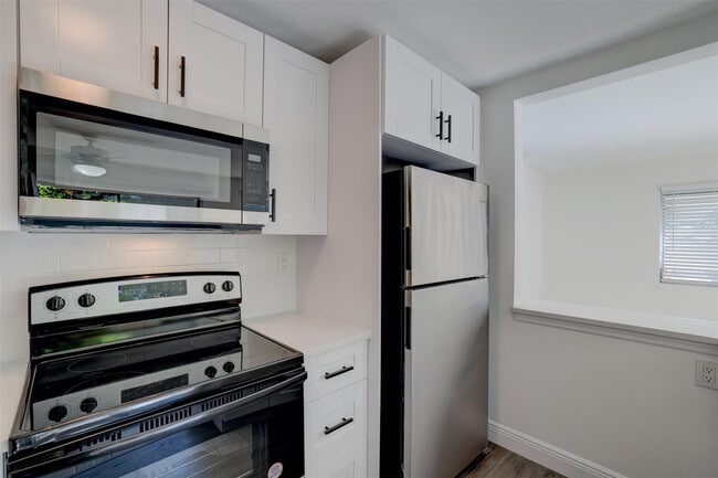 Building Photo - 4609 Bougainvilla Dr