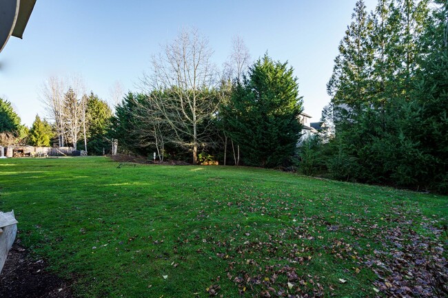 Building Photo - 3 Bedroom 2.5 Bath Duplex -Quick Easy Acce...