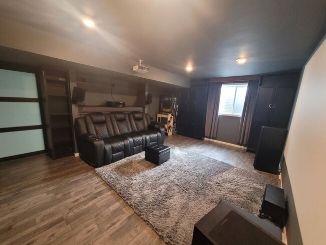 Building Photo - 2255 Vesterheim St