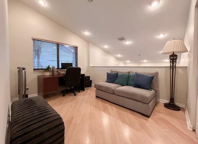 Building Photo - 5500 Fox Hollow Dr