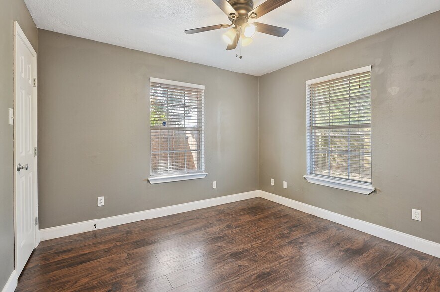 Building Photo - 1904 Sbisa Way