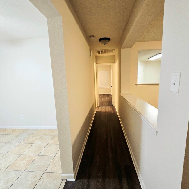 Building Photo - 22234 Orchard Dale Dr