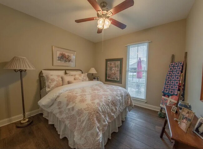 Building Photo - 3901 Creek Shadow Ct