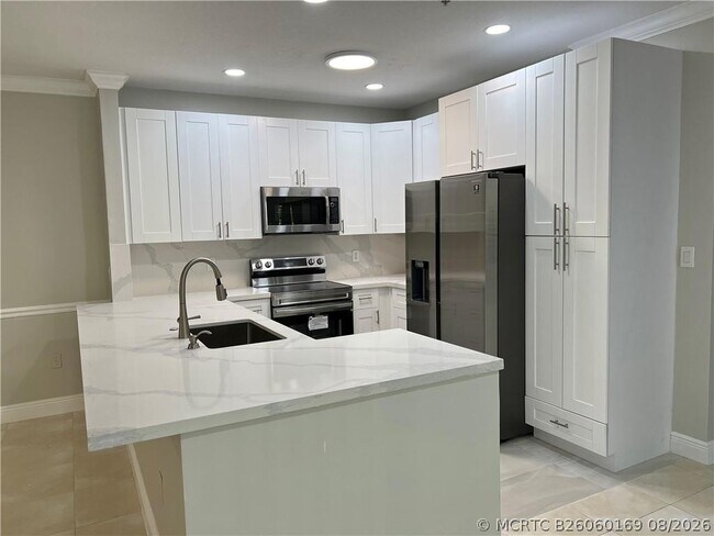 Building Photo - 4602 SW 160th Ave
