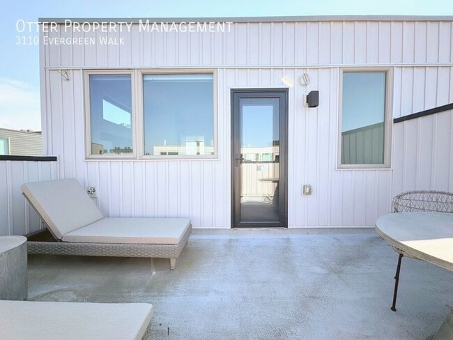 Building Photo - 3110 Evergreen Walk