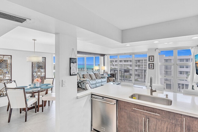 Building Photo - 525 N Ocean Blvd