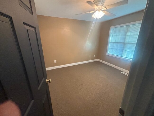 Building Photo - 2979 Laney Ave