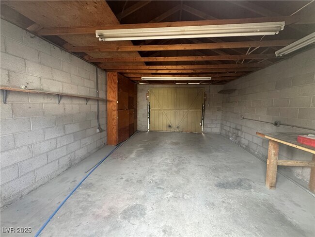 Building Photo - 1336 Darmak Dr