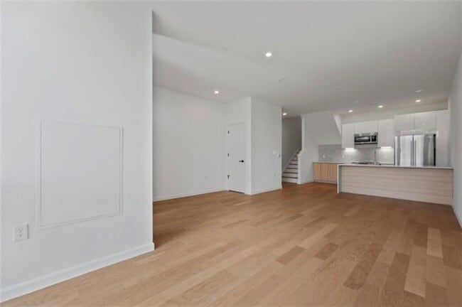 Building Photo - Spacious 3-Bedroom Home Near University of Pittsburgh