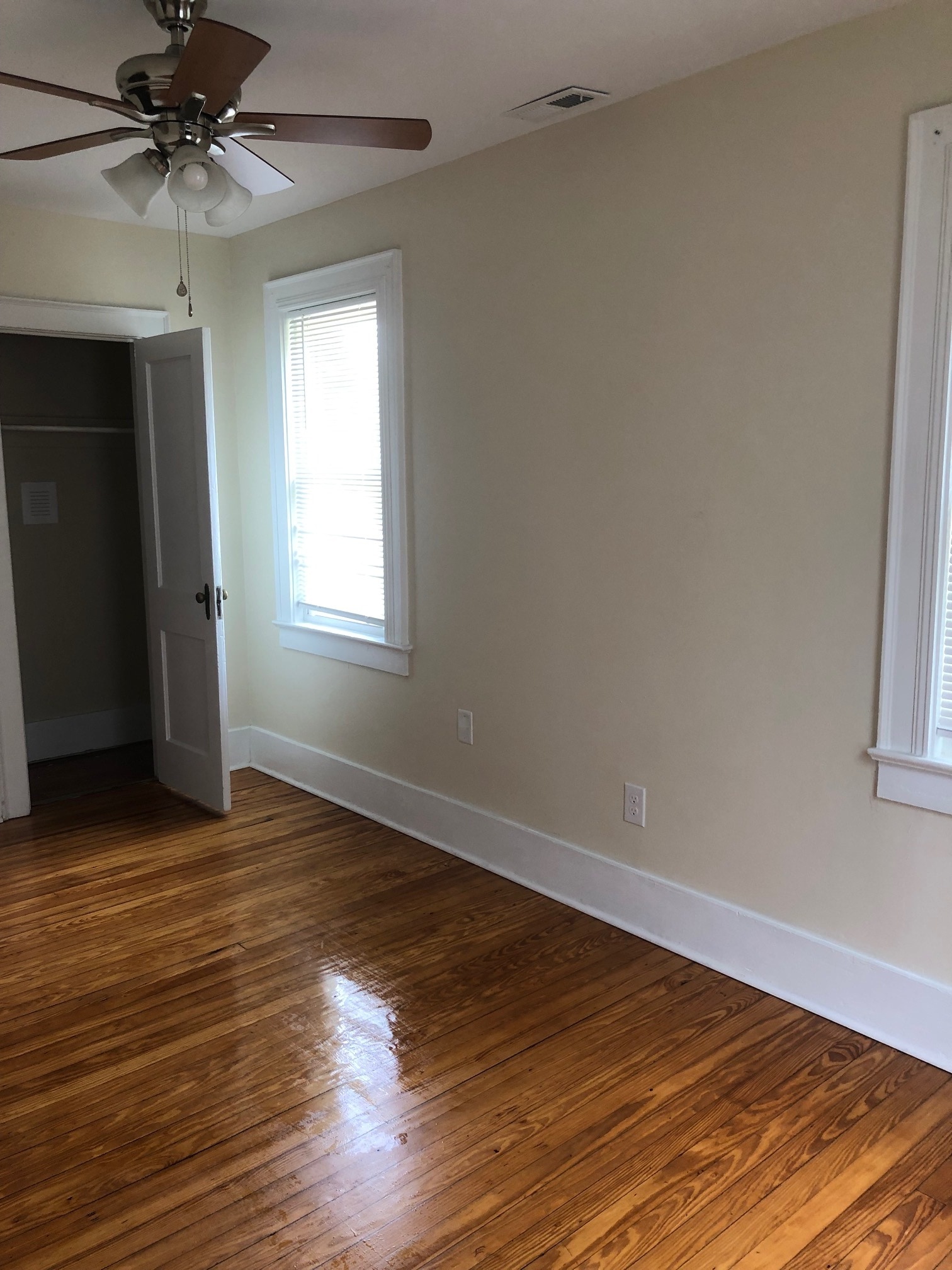 bedroom 3 - 130 Kenwood Ave
