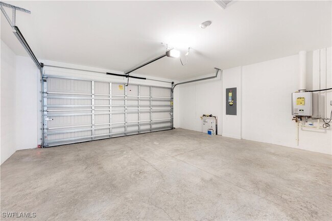 Building Photo - 19597 Hinkley Dr