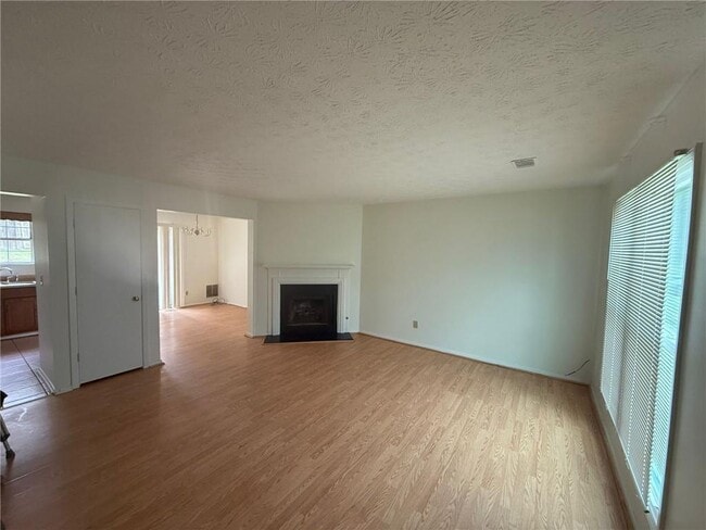 Building Photo - 1501 Kessock Way
