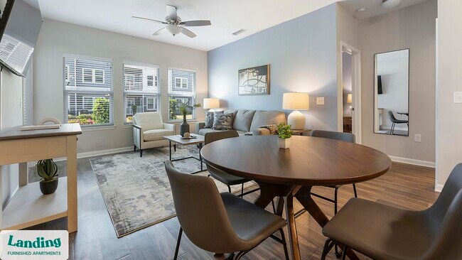 Building Photo - 915 Brentmoor Dr