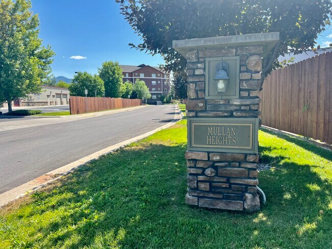 Building Photo - 2025 Mullan Rd