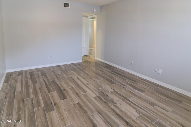 Building Photo - 4800 N Stanton St