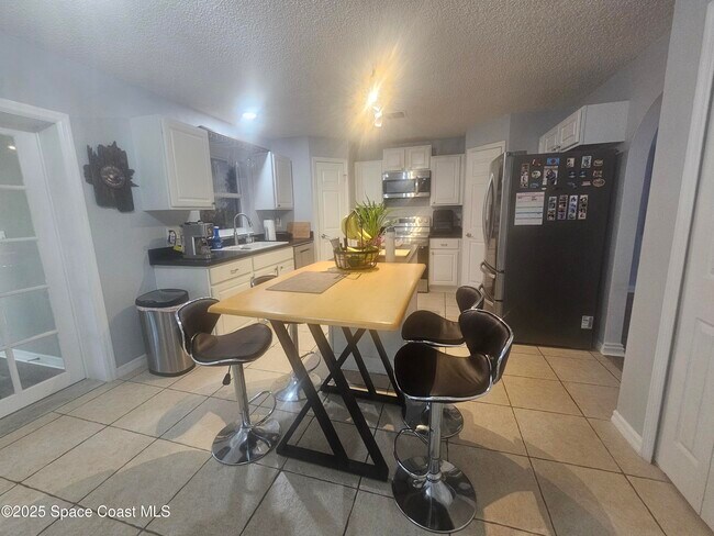 Building Photo - 2240 Spring Creek Cir