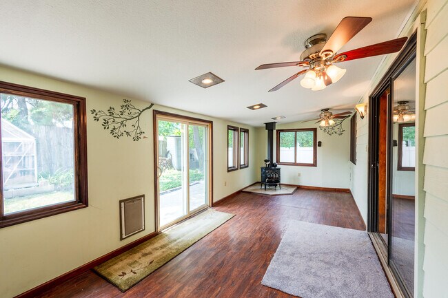 Building Photo - 2301 Winchester Dr