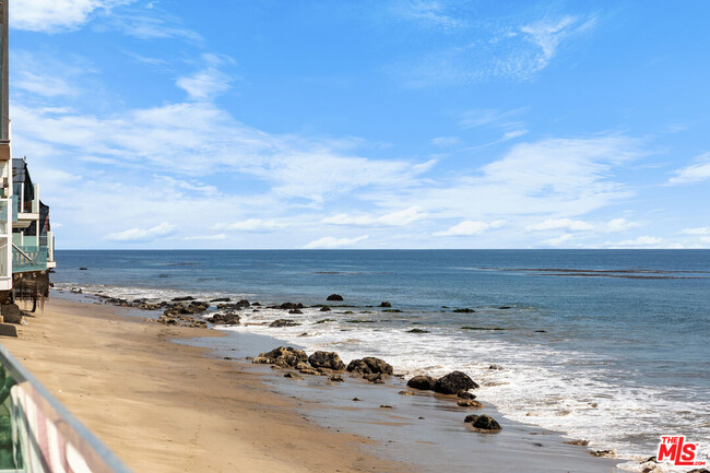 Building Photo - 27060 Malibu Cove Colony Dr